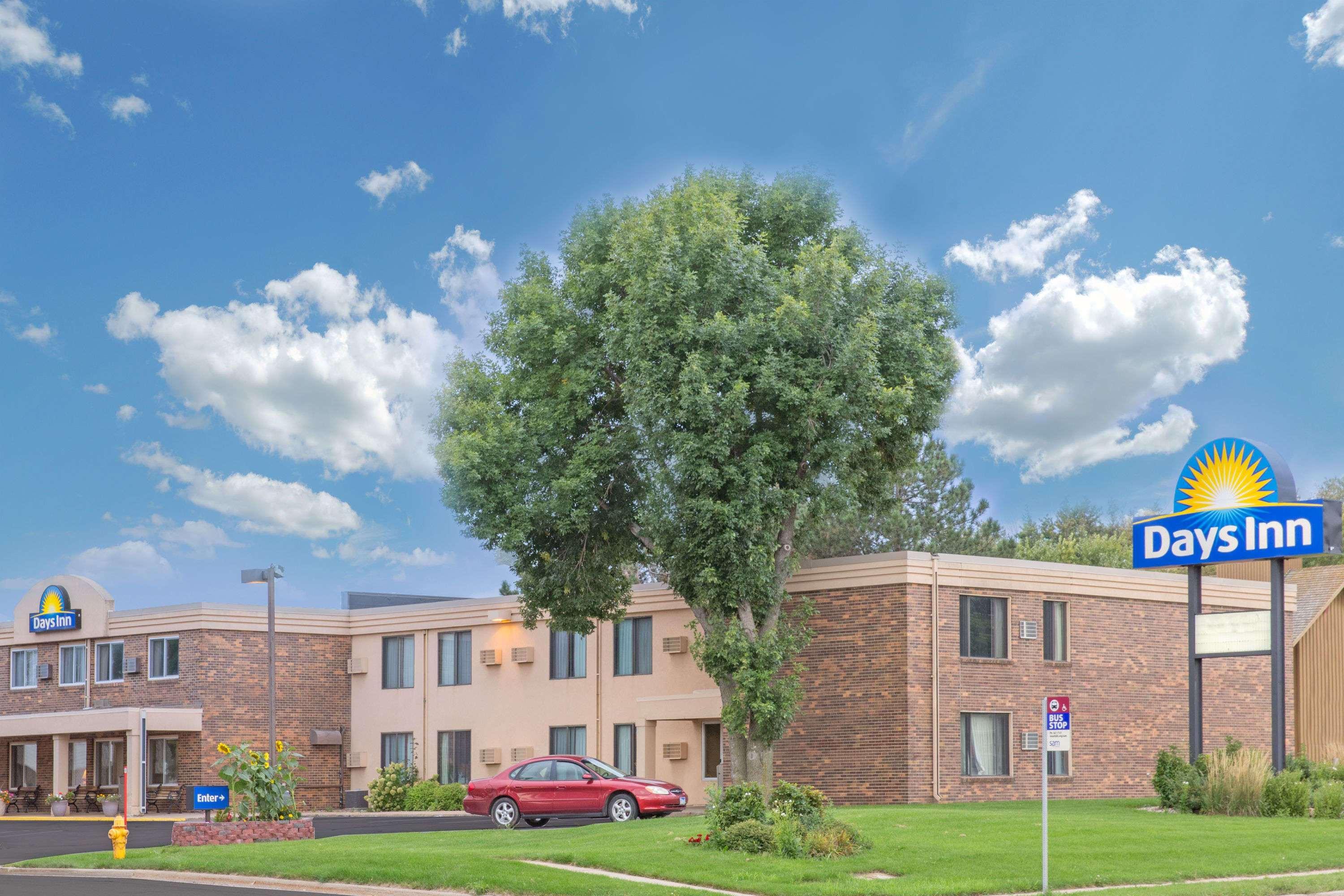 Days Inn By Wyndham Sioux Falls Exterior photo